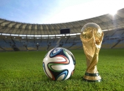 九游官网-赛道上的心跳瞬间，拉塞尔关键制胜，阿斯顿马丁险胜梅赛德斯