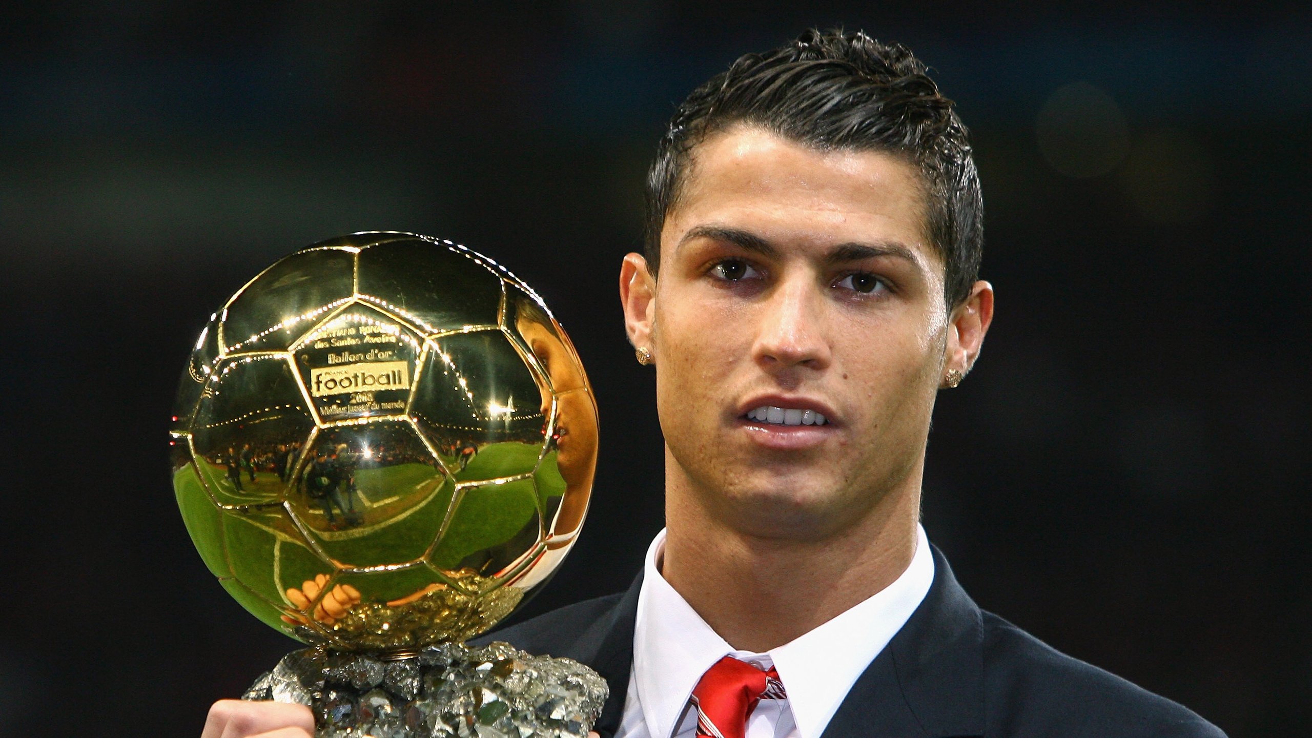 范弗利特狂飙三分创纪录,雄鹿加时险胜掘金