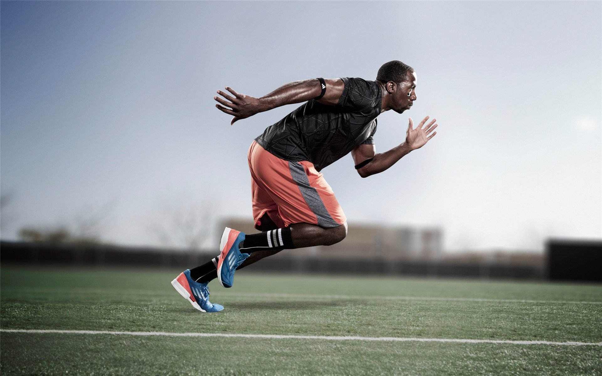 雄鹿攻破黄蜂,布克在年度焦点之战接管比赛