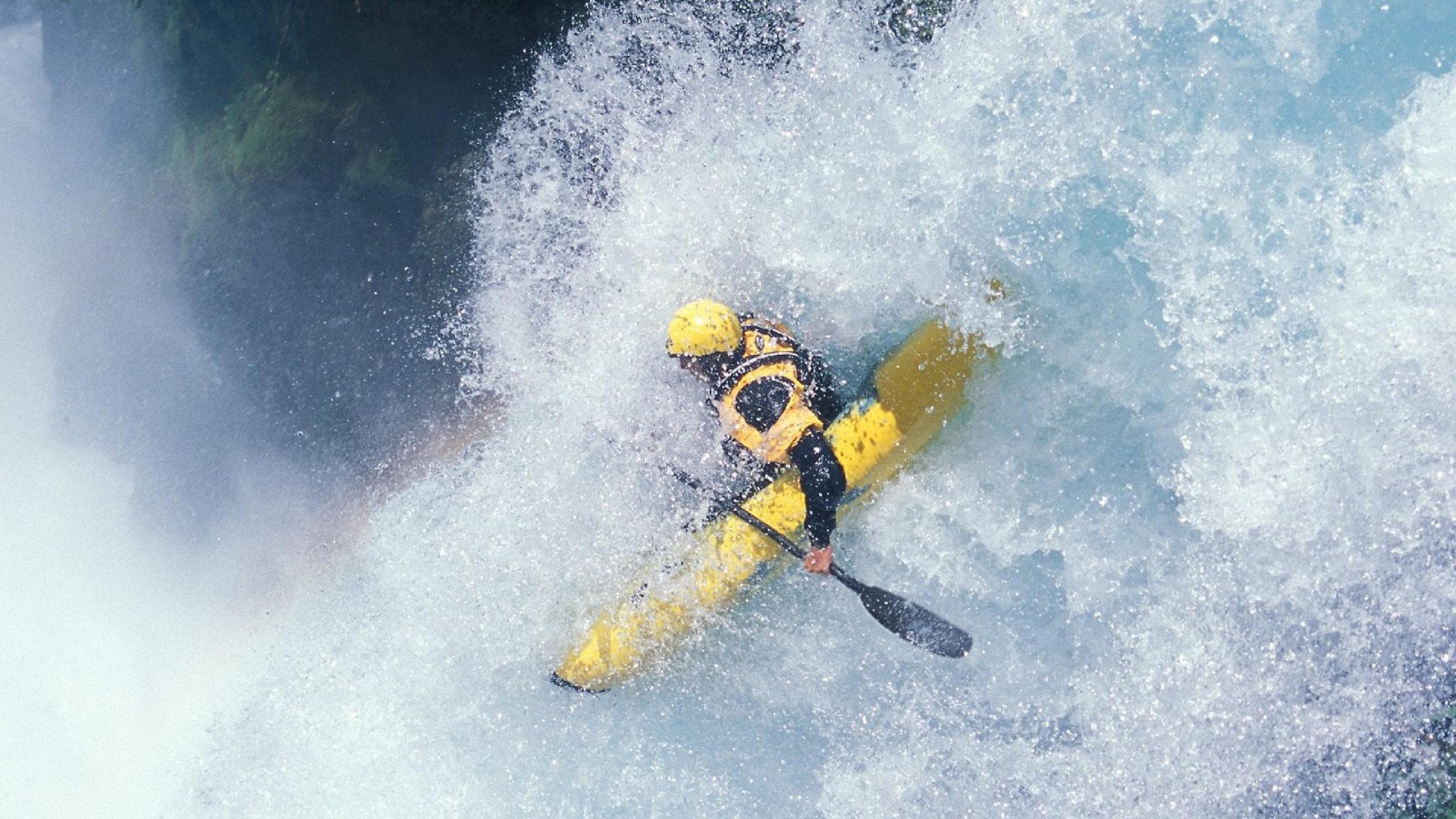 赛道之外，当F1年度争冠焦点战遇上乌克兰绝杀哥斯达黎加